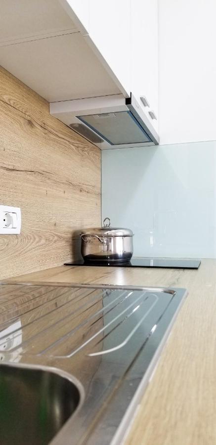 City Center Cute And Comfy Apartment - Ajia Apartments Tirana Bagian luar foto