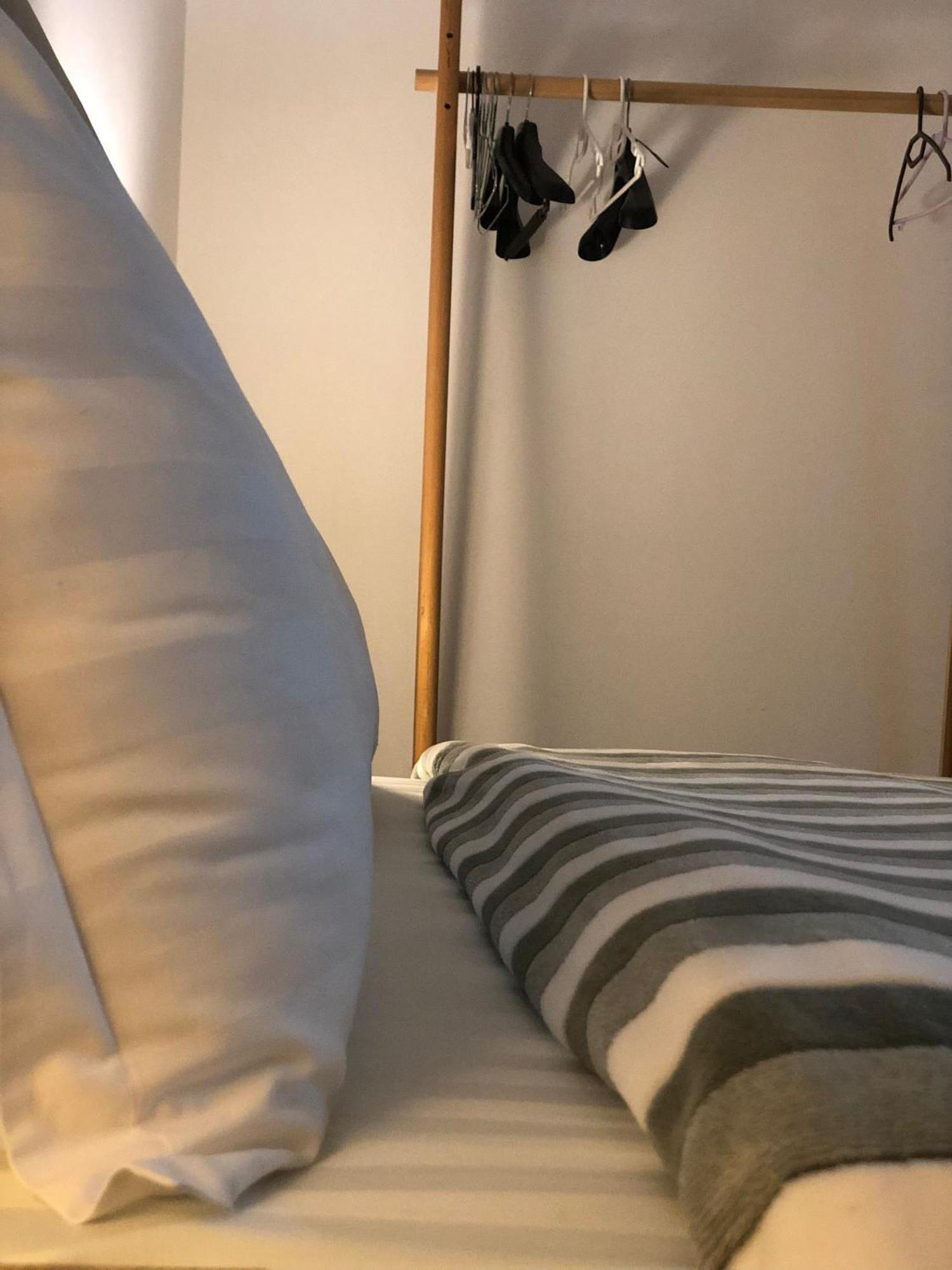 City Center Cute And Comfy Apartment - Ajia Apartments Tirana Bagian luar foto